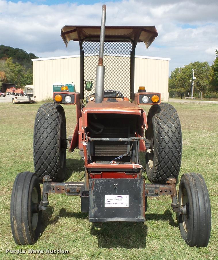 image for item L4430 1988 Case IH 685 tractor