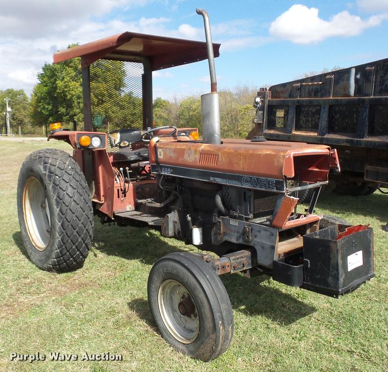 image for item L4430 1988 Case IH 685 tractor