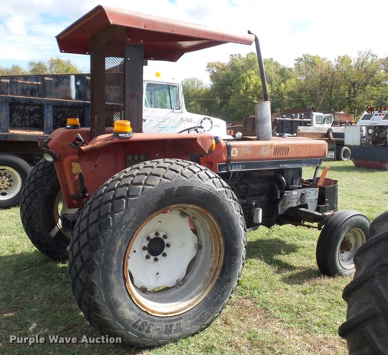 image for item L4430 1988 Case IH 685 tractor