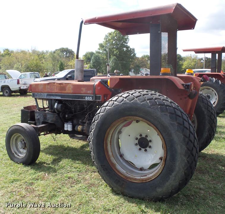 image for item L4430 1988 Case IH 685 tractor