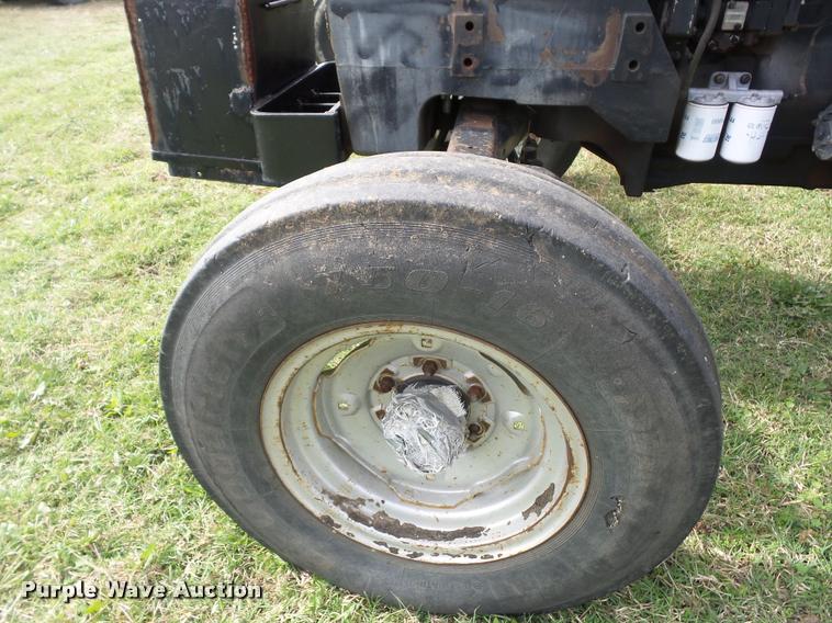 image for item L4430 1988 Case IH 685 tractor