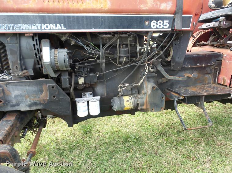 image for item L4430 1988 Case IH 685 tractor