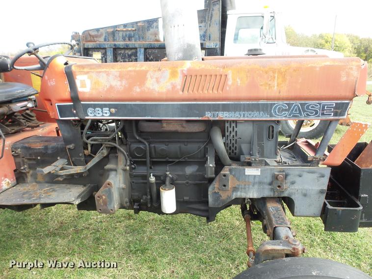 image for item L4430 1988 Case IH 685 tractor