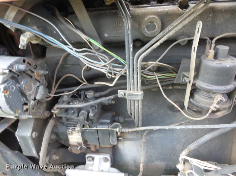 image for item L4430 1988 Case IH 685 tractor