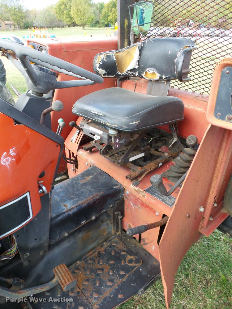 image for item L4430 1988 Case IH 685 tractor