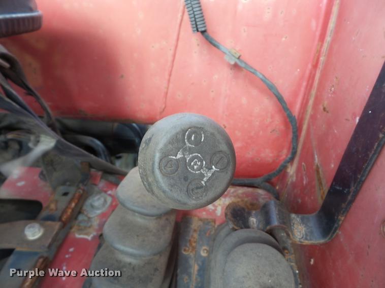 image for item L4430 1988 Case IH 685 tractor