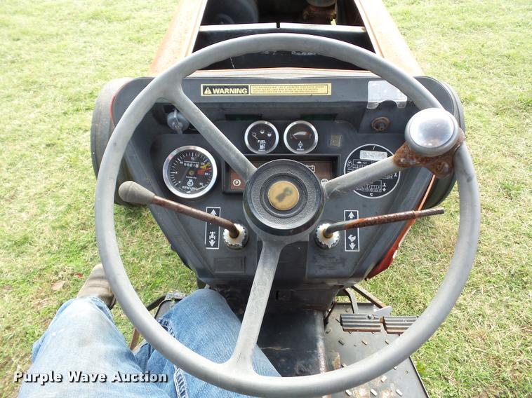 image for item L4430 1988 Case IH 685 tractor