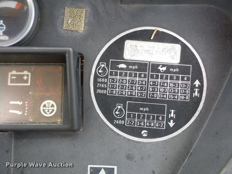 image for item L4430 1988 Case IH 685 tractor