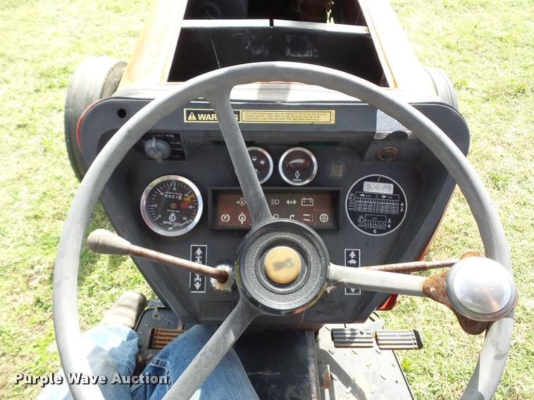 image for item L4430 1988 Case IH 685 tractor