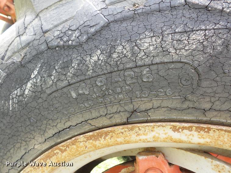 image for item L4431 Allis Chalmers D13 tractor