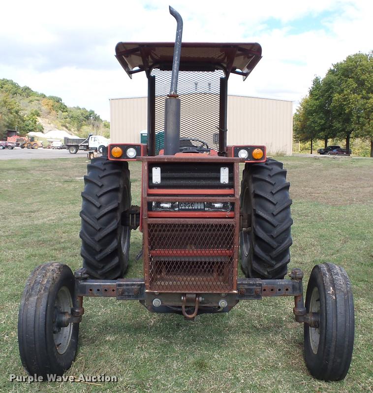 image for item L4432 1988 Case IH 685 tractor