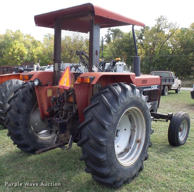 image for item L4432 1988 Case IH 685 tractor