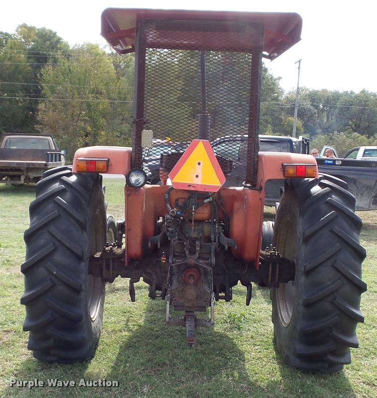 image for item L4432 1988 Case IH 685 tractor