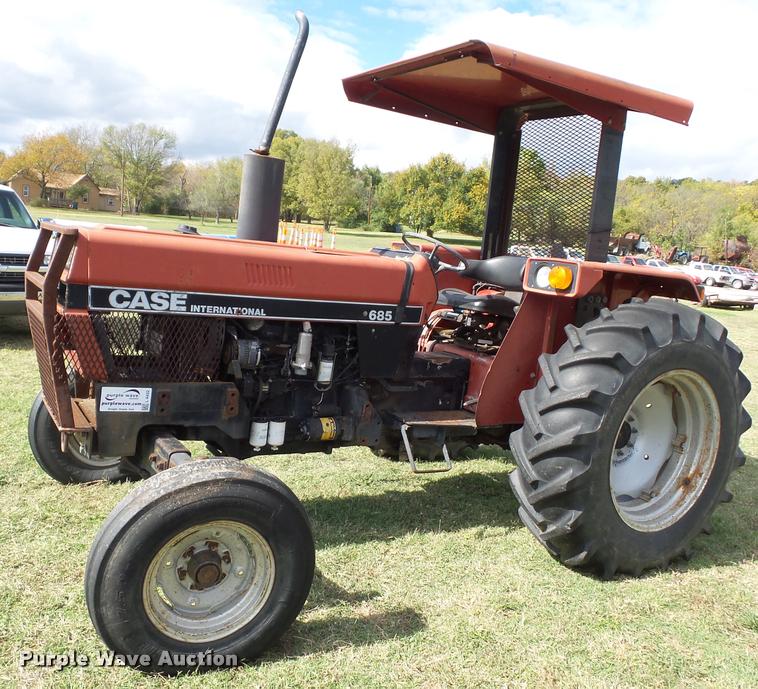 image for item L4432 1988 Case IH 685 tractor