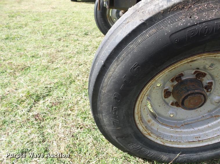 image for item L4432 1988 Case IH 685 tractor