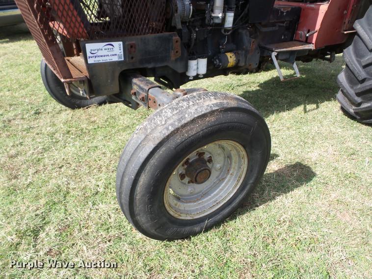 image for item L4432 1988 Case IH 685 tractor