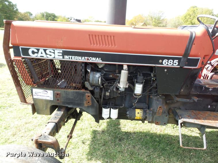 image for item L4432 1988 Case IH 685 tractor
