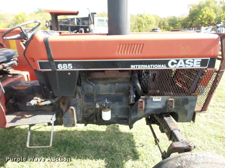 image for item L4432 1988 Case IH 685 tractor