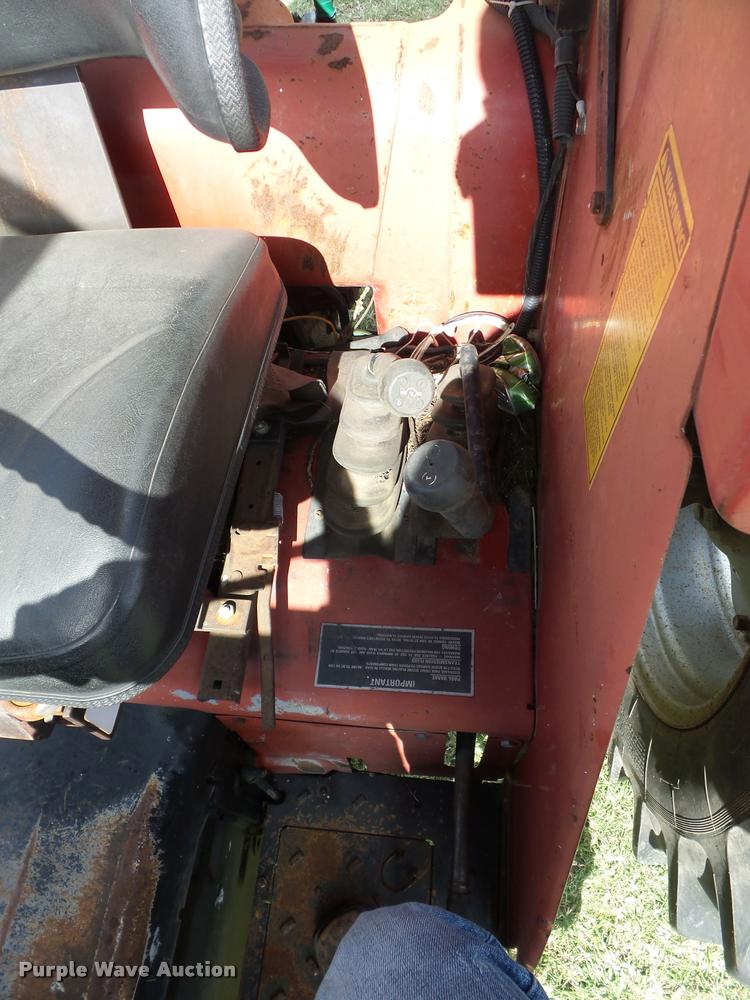 image for item L4432 1988 Case IH 685 tractor