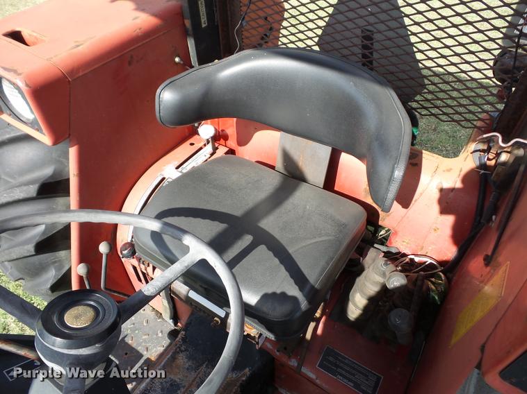 image for item L4432 1988 Case IH 685 tractor
