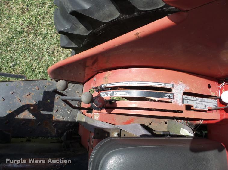 image for item L4432 1988 Case IH 685 tractor