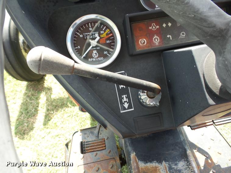 image for item L4432 1988 Case IH 685 tractor