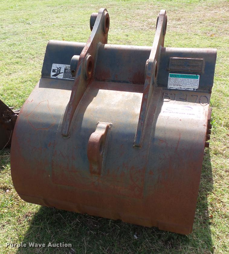 image for item L4437 Hensley excavator bucket