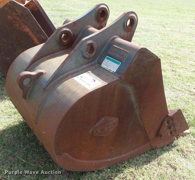 image for item L4437 Hensley excavator bucket