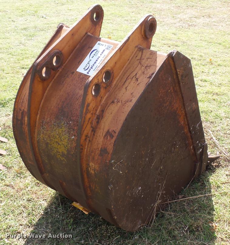 image for item L4438 Excavator bucket