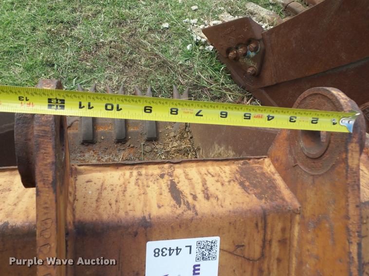 image for item L4438 Excavator bucket