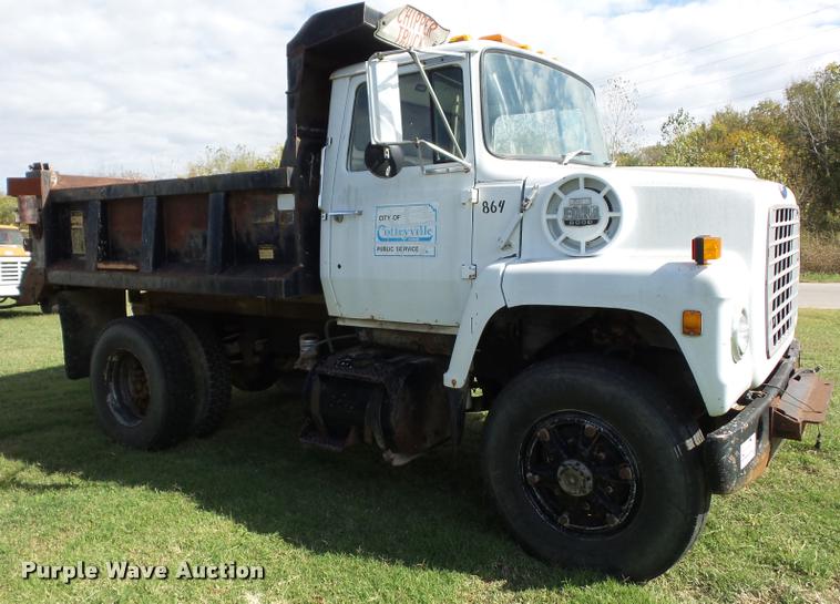 image for item L4440 1985 Ford 8000 dump truck