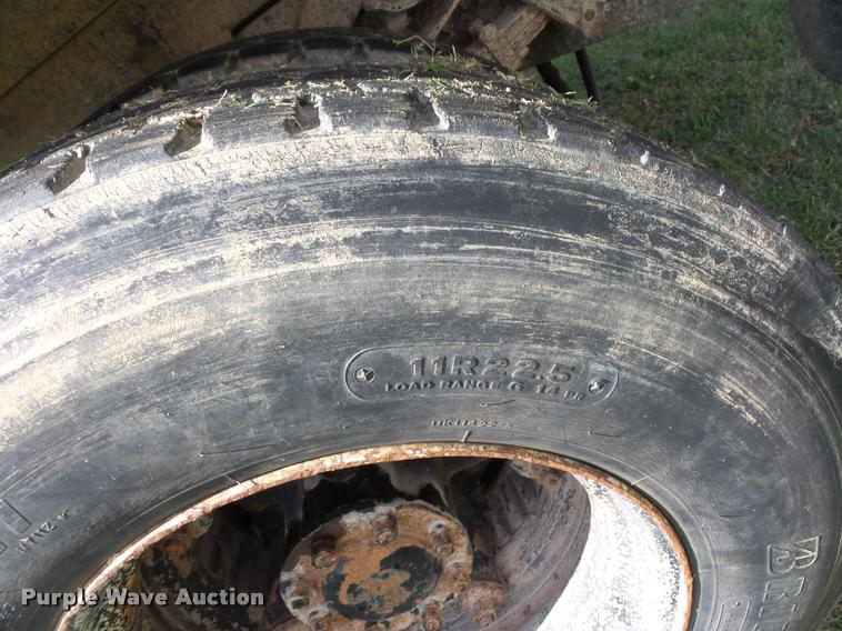 image for item L4440 1985 Ford 8000 dump truck