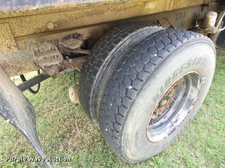 image for item L4440 1985 Ford 8000 dump truck