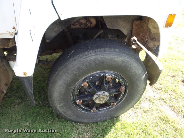 image for item L4440 1985 Ford 8000 dump truck