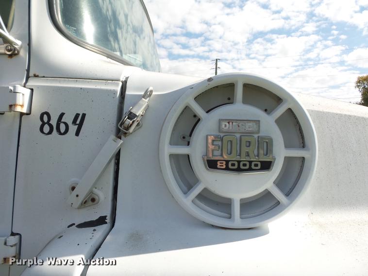 image for item L4440 1985 Ford 8000 dump truck