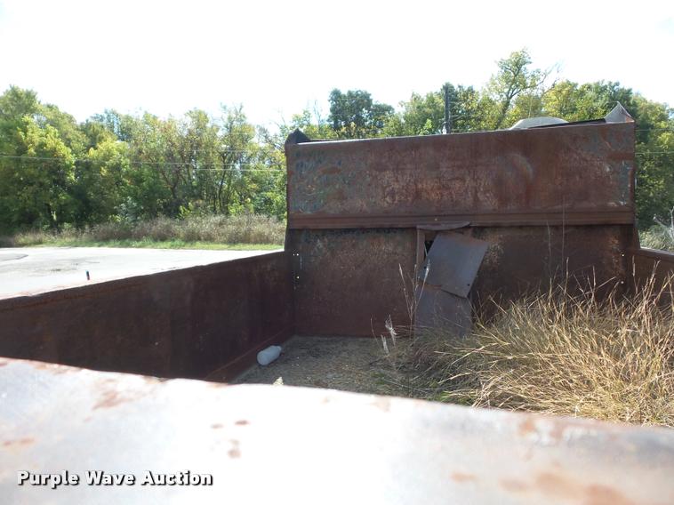 image for item L4440 1985 Ford 8000 dump truck