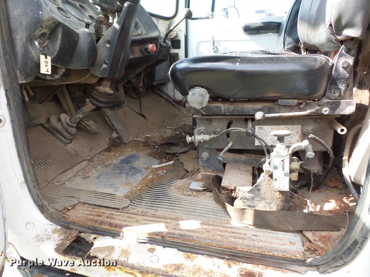 image for item L4440 1985 Ford 8000 dump truck