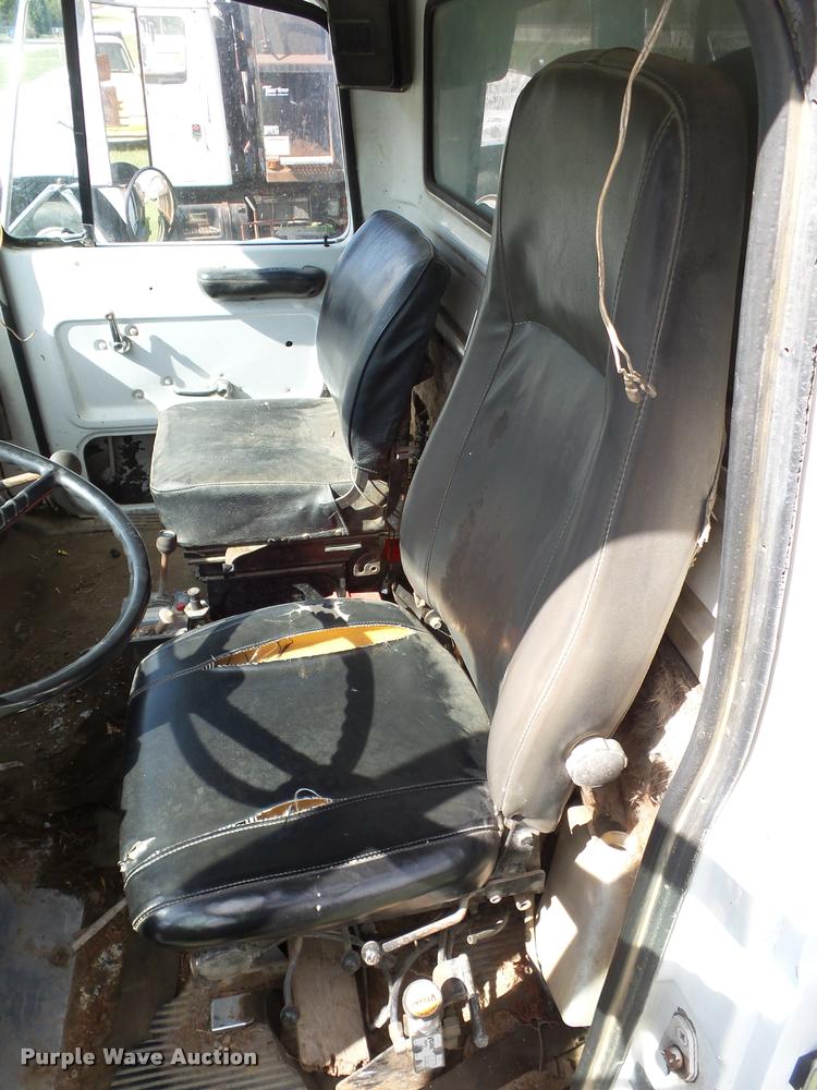 image for item L4440 1985 Ford 8000 dump truck