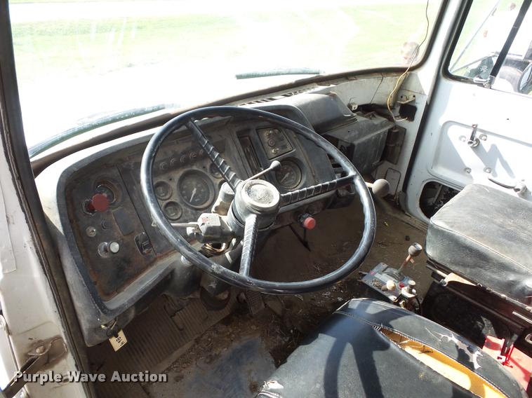 image for item L4440 1985 Ford 8000 dump truck