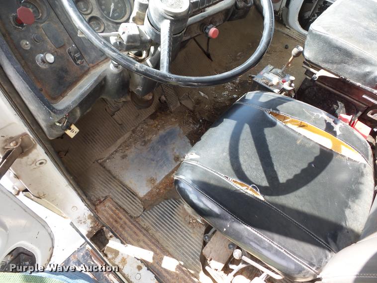 image for item L4440 1985 Ford 8000 dump truck