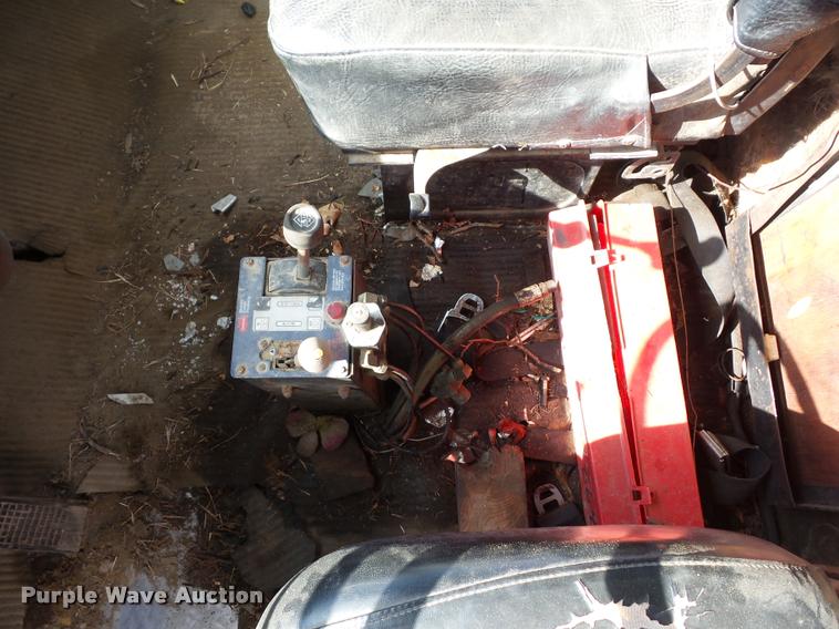 image for item L4440 1985 Ford 8000 dump truck