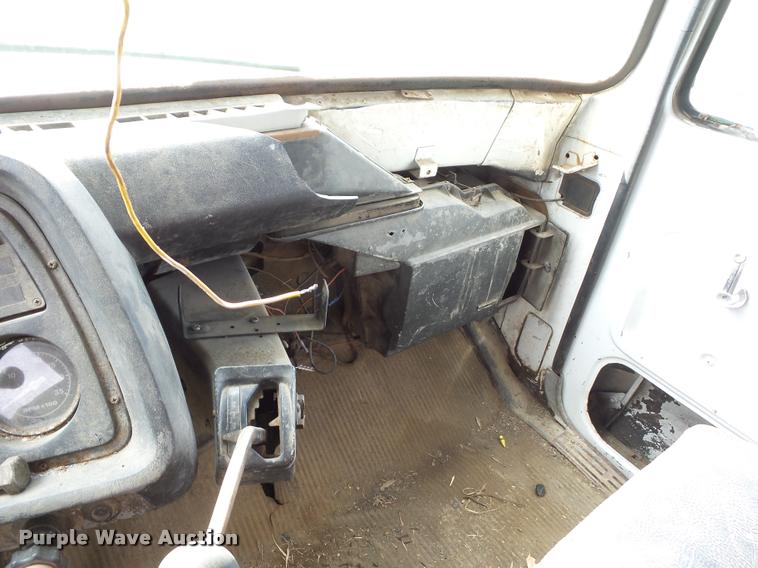 image for item L4440 1985 Ford 8000 dump truck