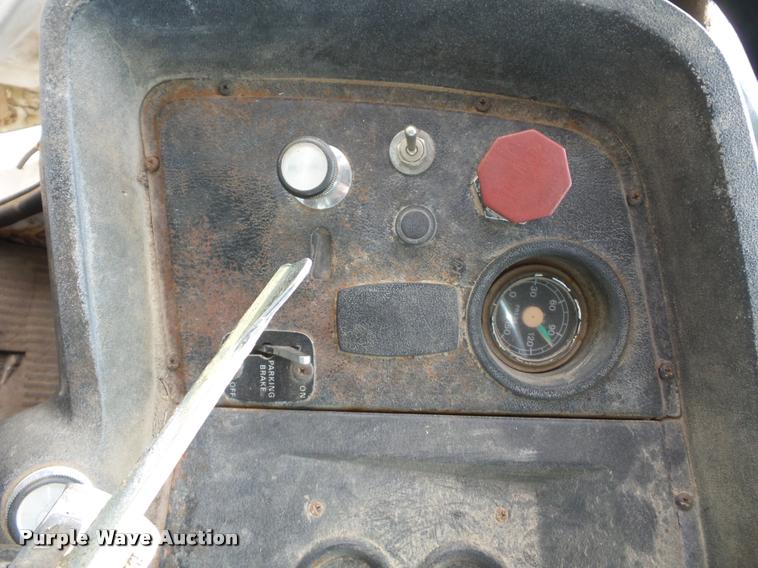 image for item L4440 1985 Ford 8000 dump truck