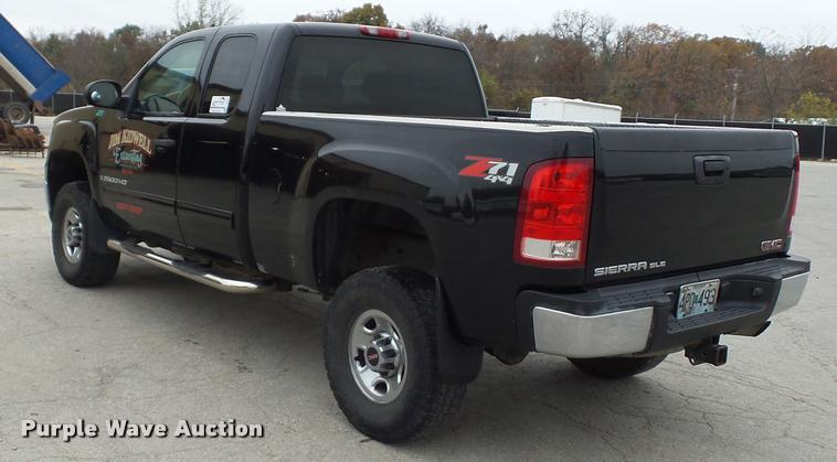 image for item L4452 2008 GMC Sierra 2500HD Ext. Cab pickup truck