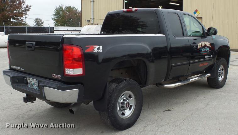 image for item L4452 2008 GMC Sierra 2500HD Ext. Cab pickup truck