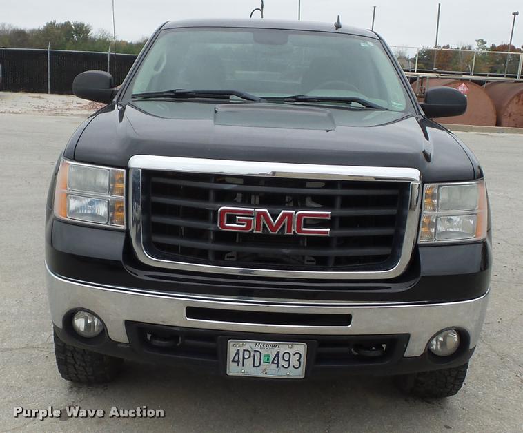 image for item L4452 2008 GMC Sierra 2500HD Ext. Cab pickup truck
