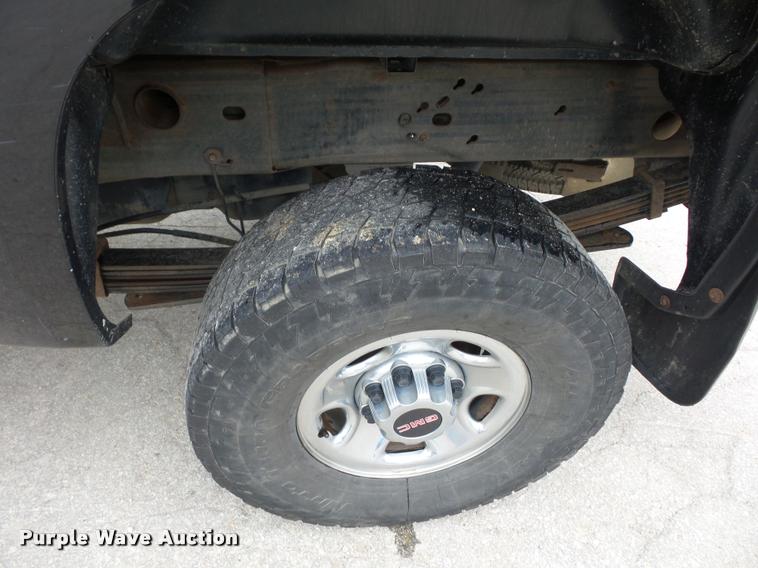 image for item L4452 2008 GMC Sierra 2500HD Ext. Cab pickup truck