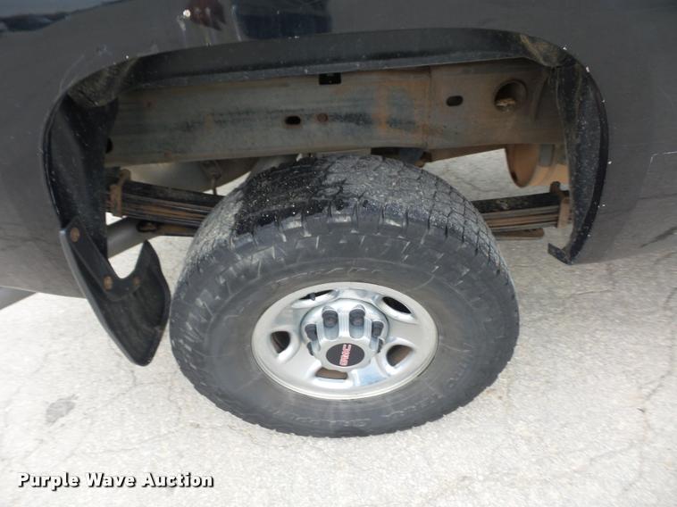 image for item L4452 2008 GMC Sierra 2500HD Ext. Cab pickup truck