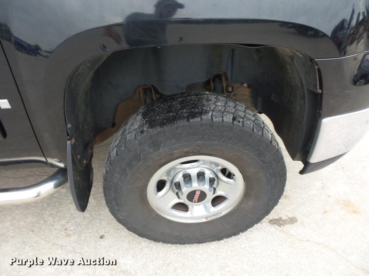 image for item L4452 2008 GMC Sierra 2500HD Ext. Cab pickup truck