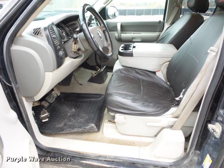 image for item L4452 2008 GMC Sierra 2500HD Ext. Cab pickup truck